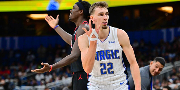 兰继续在积 兰继续在积