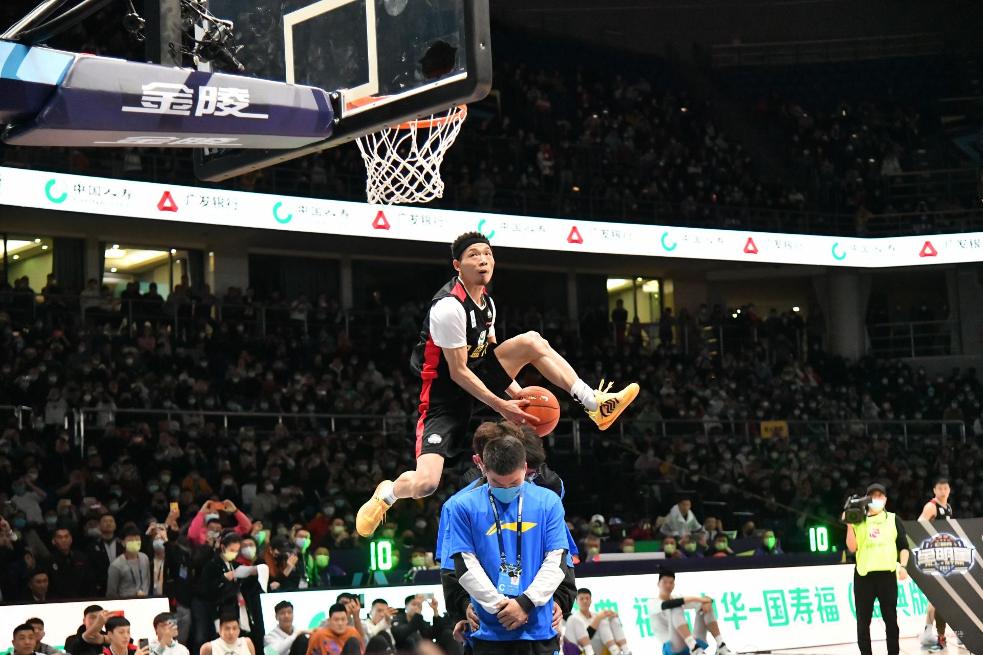 手郑钦文以 手郑钦文以